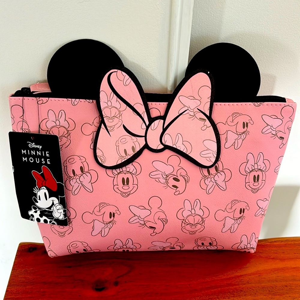 NWT Minnie Mouse cosmetic bag; pink with black ears! Zippered
